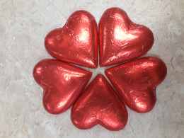 Kayleys Foiled Hearts Large 28g